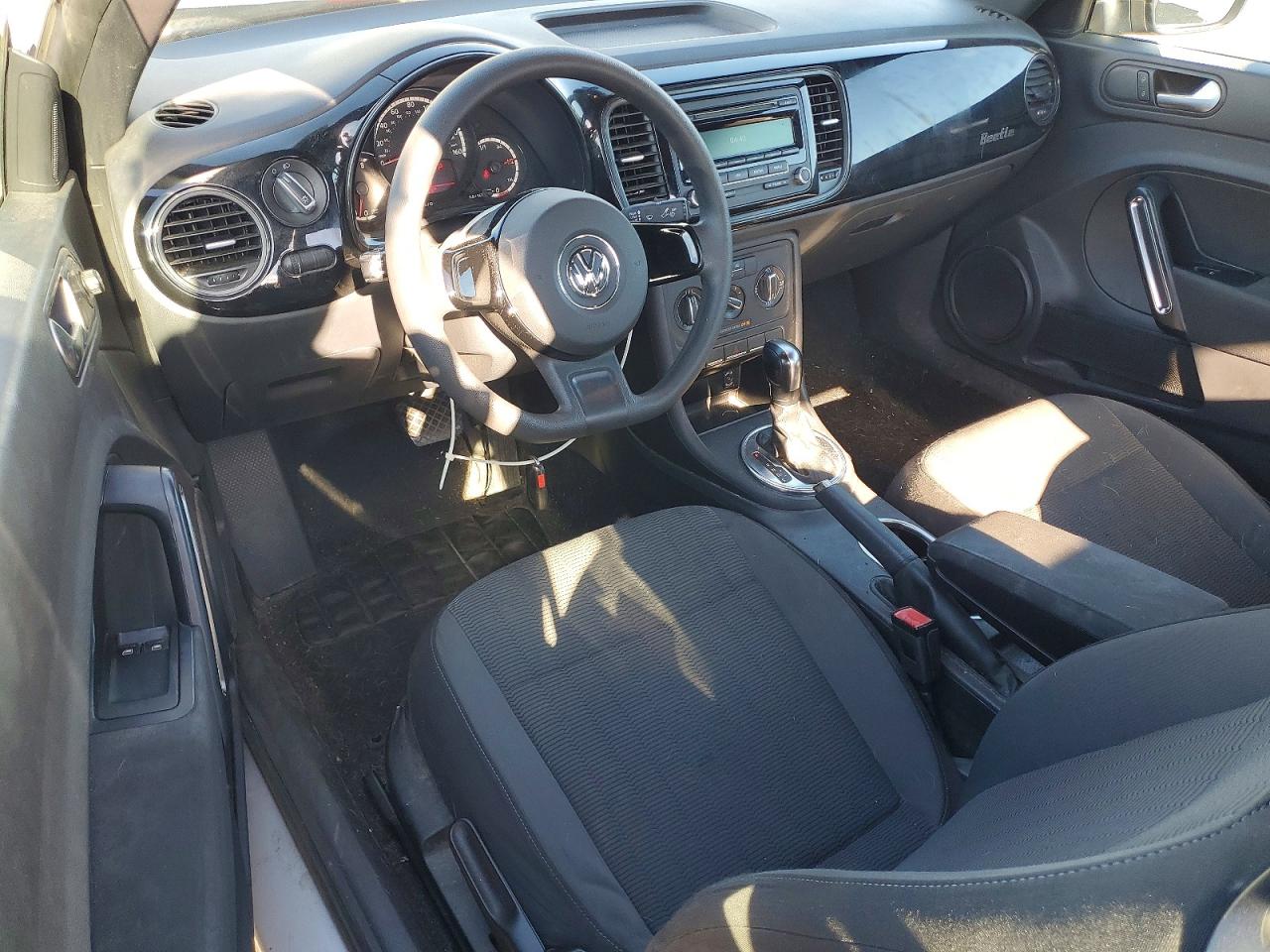 2014 VOLKSWAGEN BEETLE photo 15