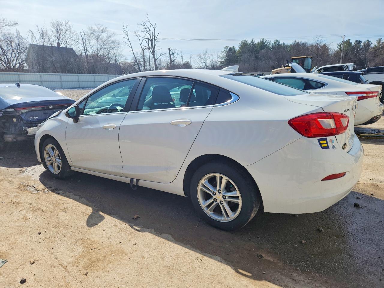 2016 CHEVROLET CRUZE LT photo 2