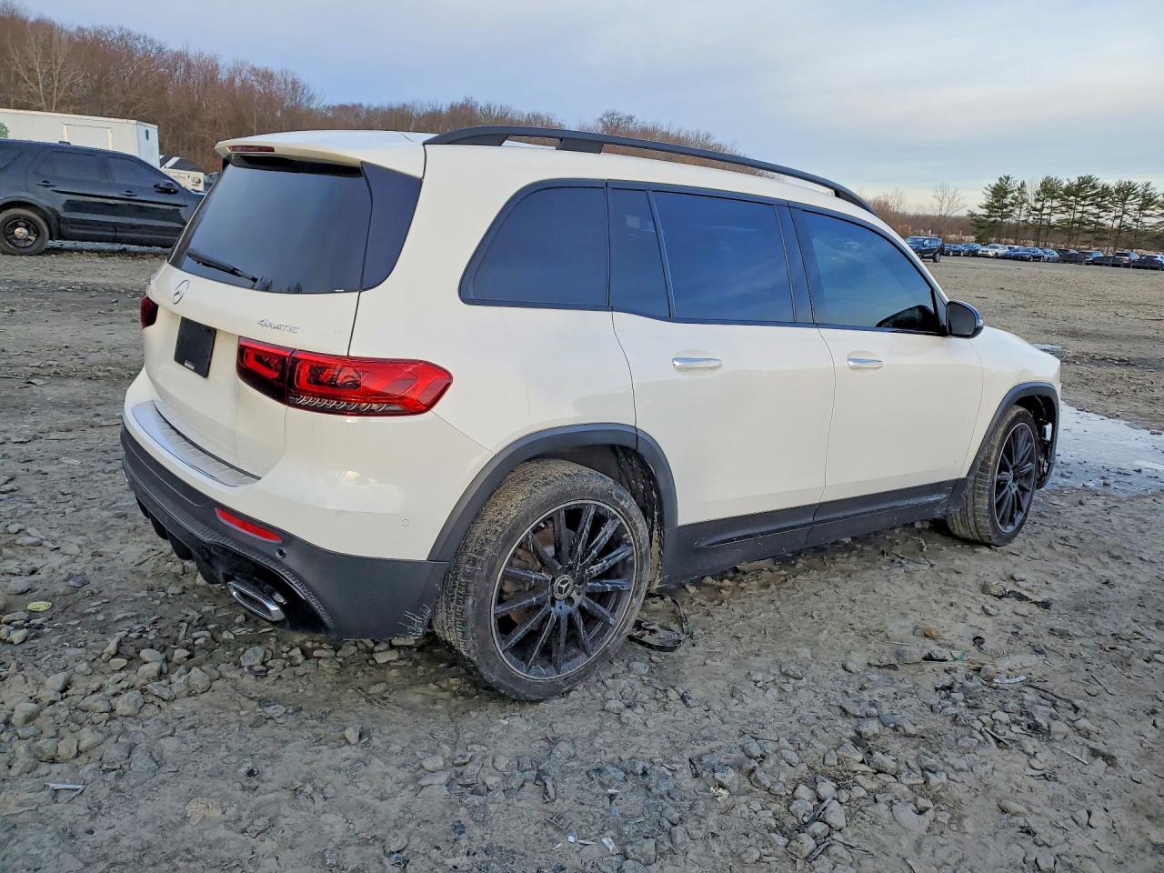 2020 MERCEDES-BENZ GLB 250 4MATIC photo 3