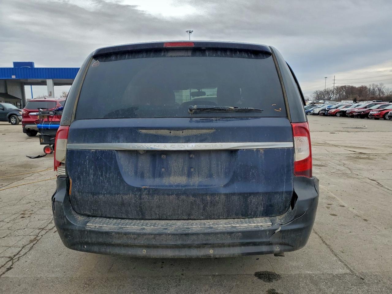 2012 CHRYSLER TOWN & COUNTRY TOURING photo 6