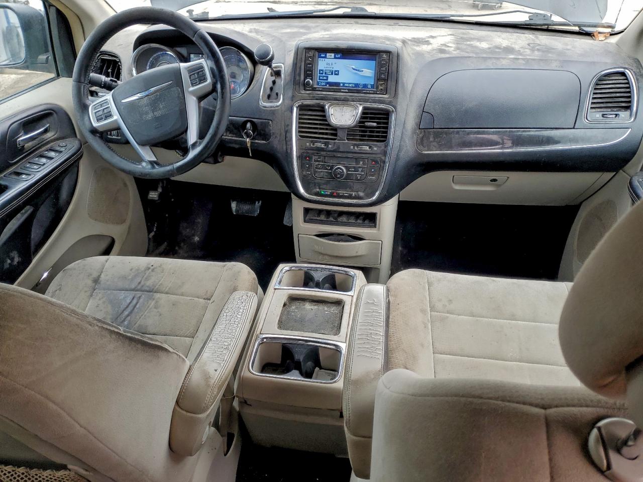2012 CHRYSLER TOWN & COUNTRY TOURING photo 8