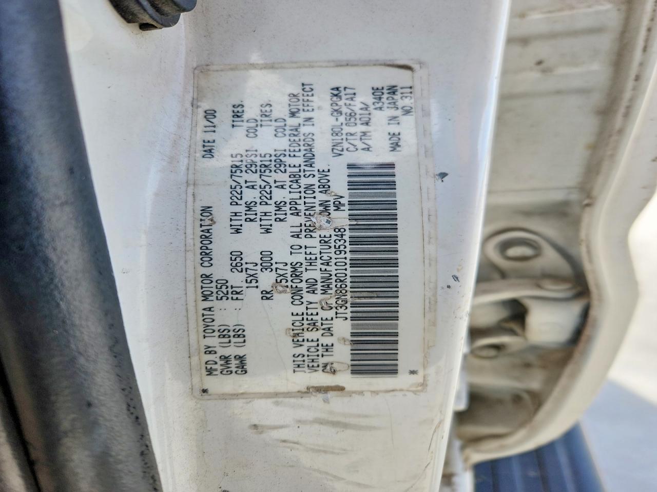 2001 TOYOTA 4RUNNER SR5 photo 13