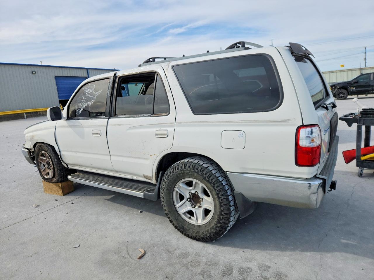 2001 TOYOTA 4RUNNER SR5 photo 2