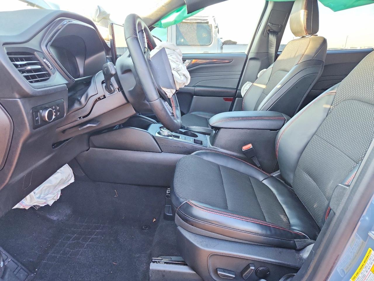 2025 FORD ESCAPE ST LINE photo 13