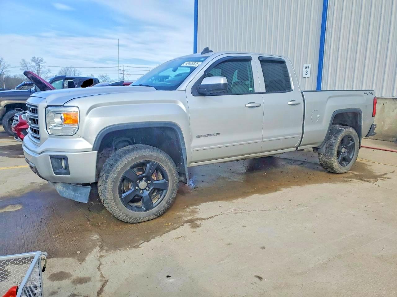 2015 GMC SIERRA