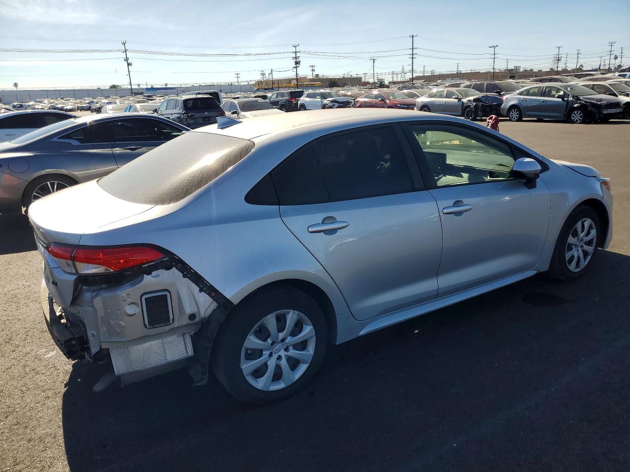 2022 TOYOTA COROLLA photo 3