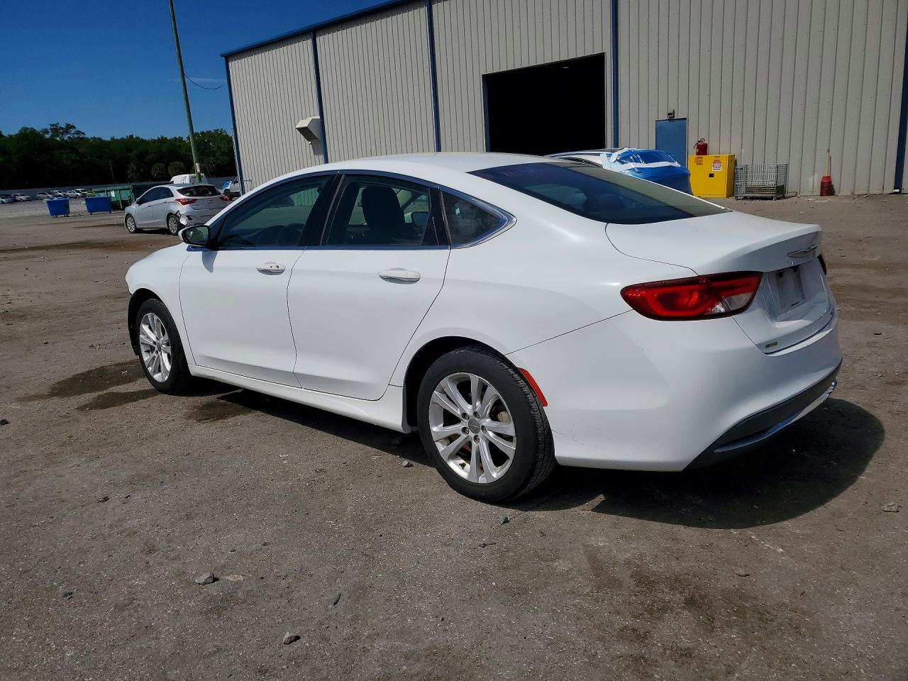 2016 CHRYSLER 200 LIMITED photo 4