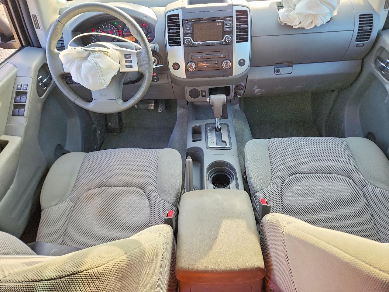 2017 NISSAN FRONTIER SV photo 15