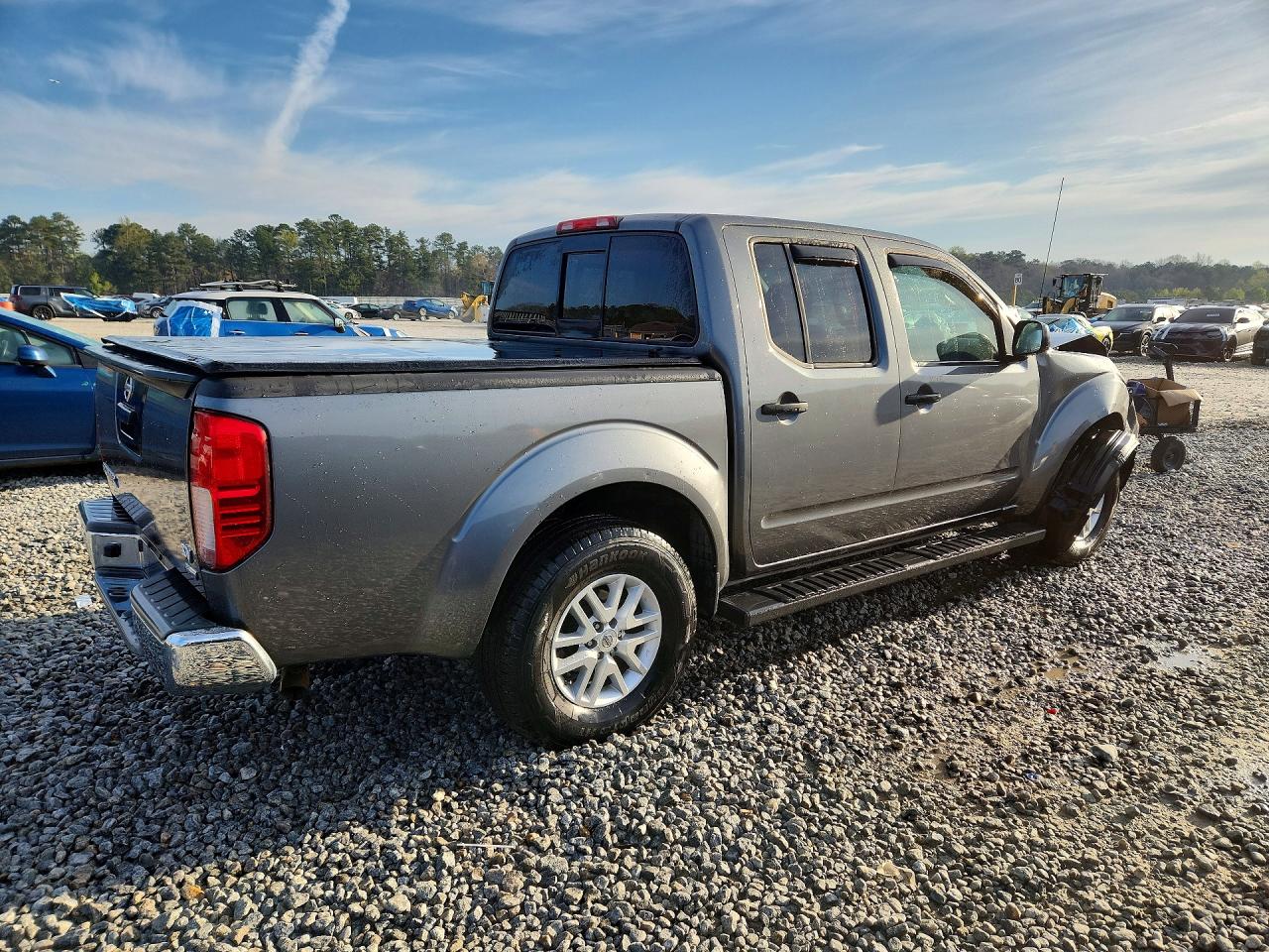 2017 NISSAN FRONTIER SV photo 5