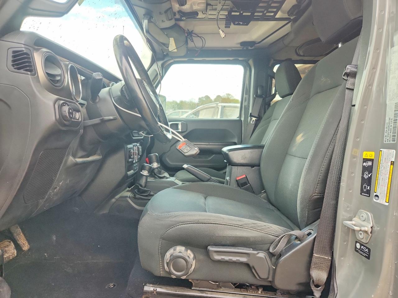 2021 JEEP GLADIATOR SPORT photo 13