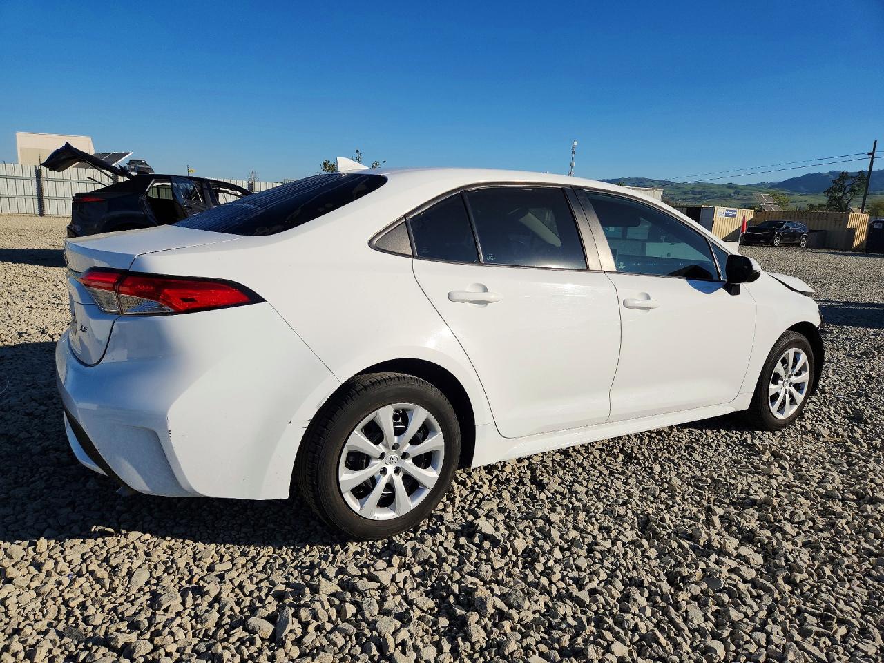 2022 TOYOTA COROLLA LE photo 5