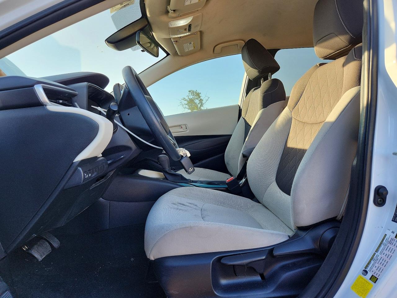 2022 TOYOTA COROLLA LE photo 13
