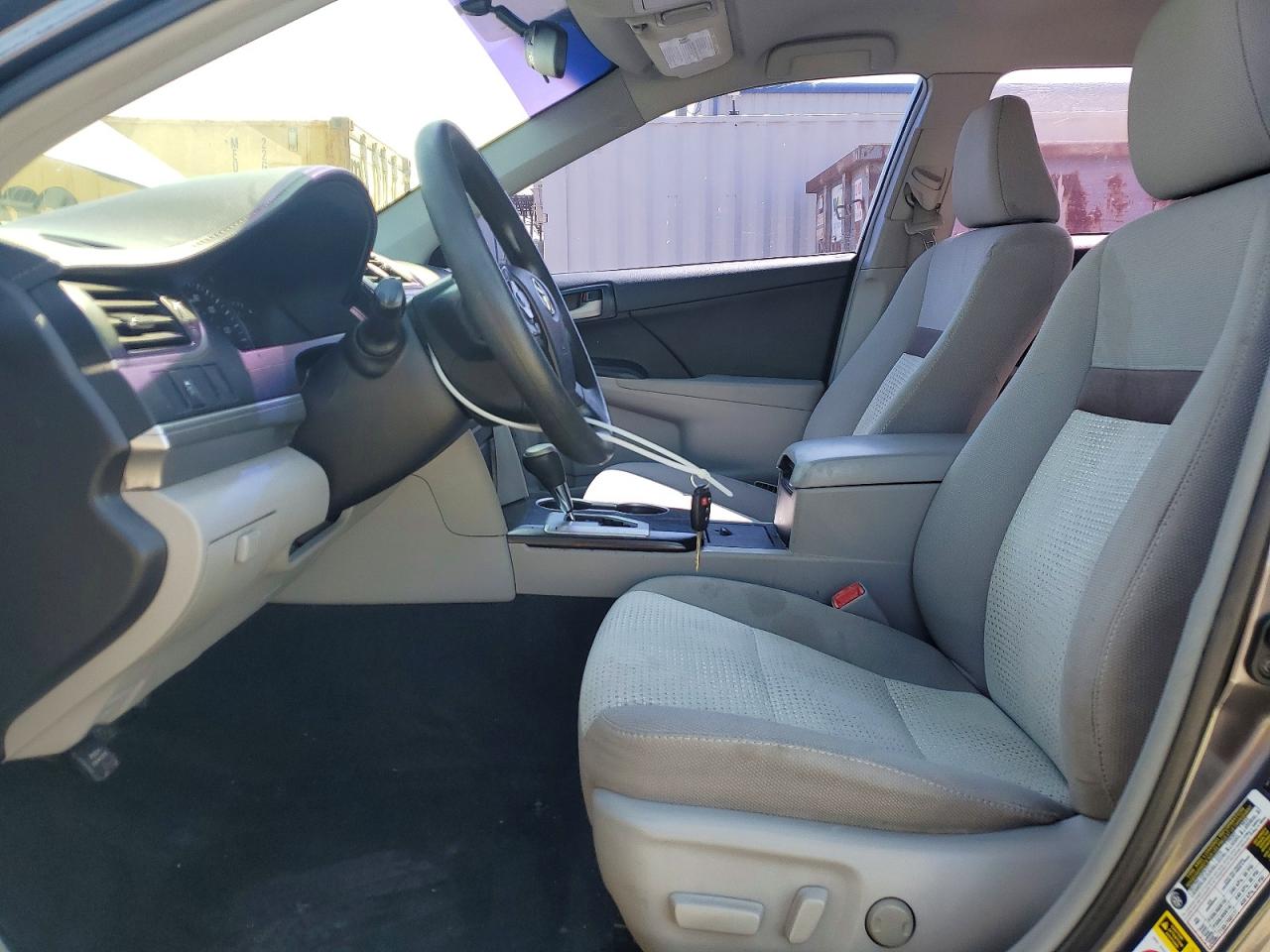 2014 TOYOTA CAMRY LE photo 7