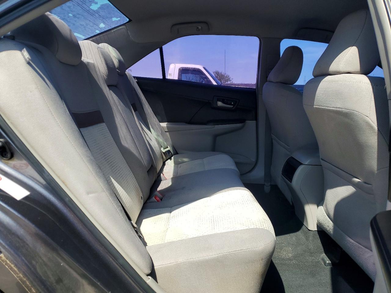2014 TOYOTA CAMRY LE photo 10