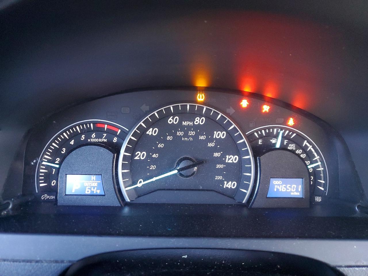 2014 TOYOTA CAMRY LE photo 9