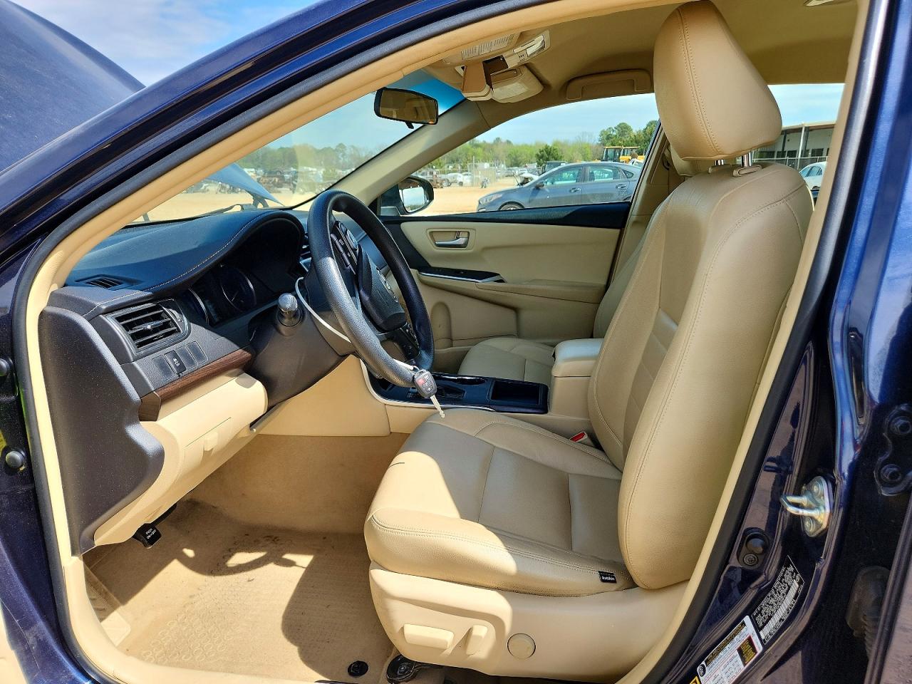 2016 TOYOTA CAMRY LE photo 13