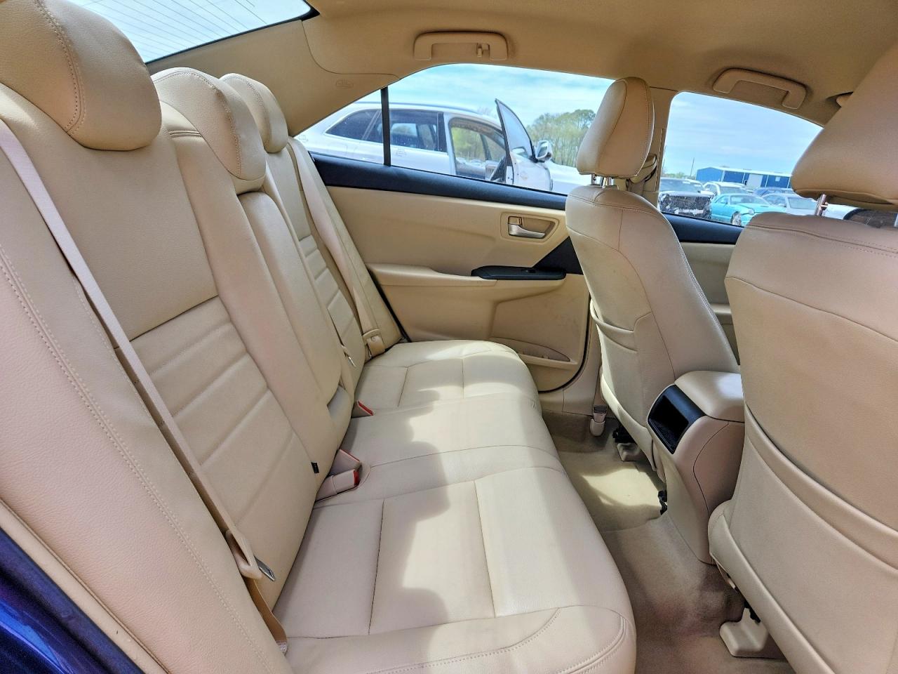 2016 TOYOTA CAMRY LE photo 19