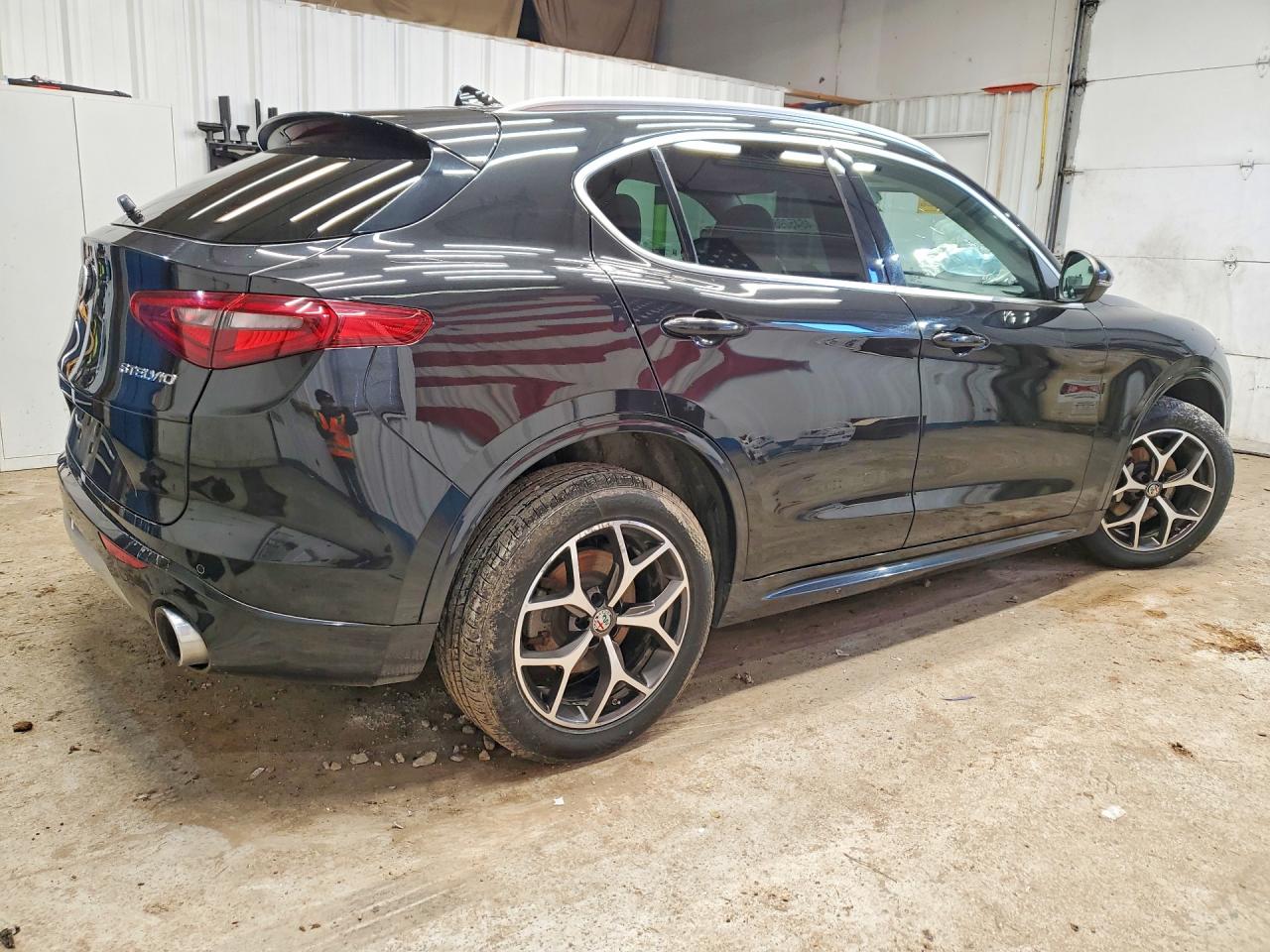 2021 ALFA ROMEO STELVIO TI photo 5