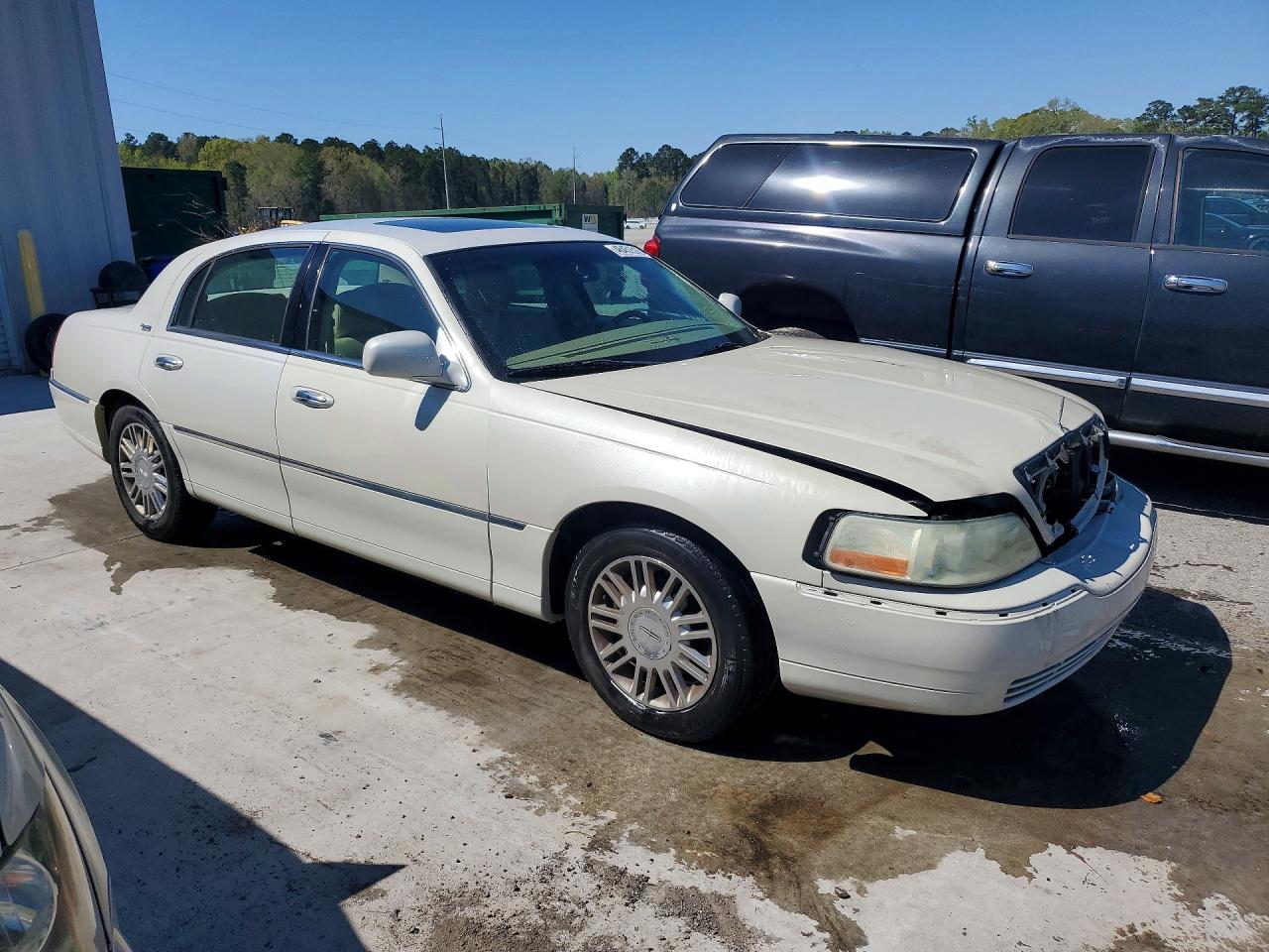 2006 LINCOLN TOWN CAR SIGNATURE LIMITED photo 7