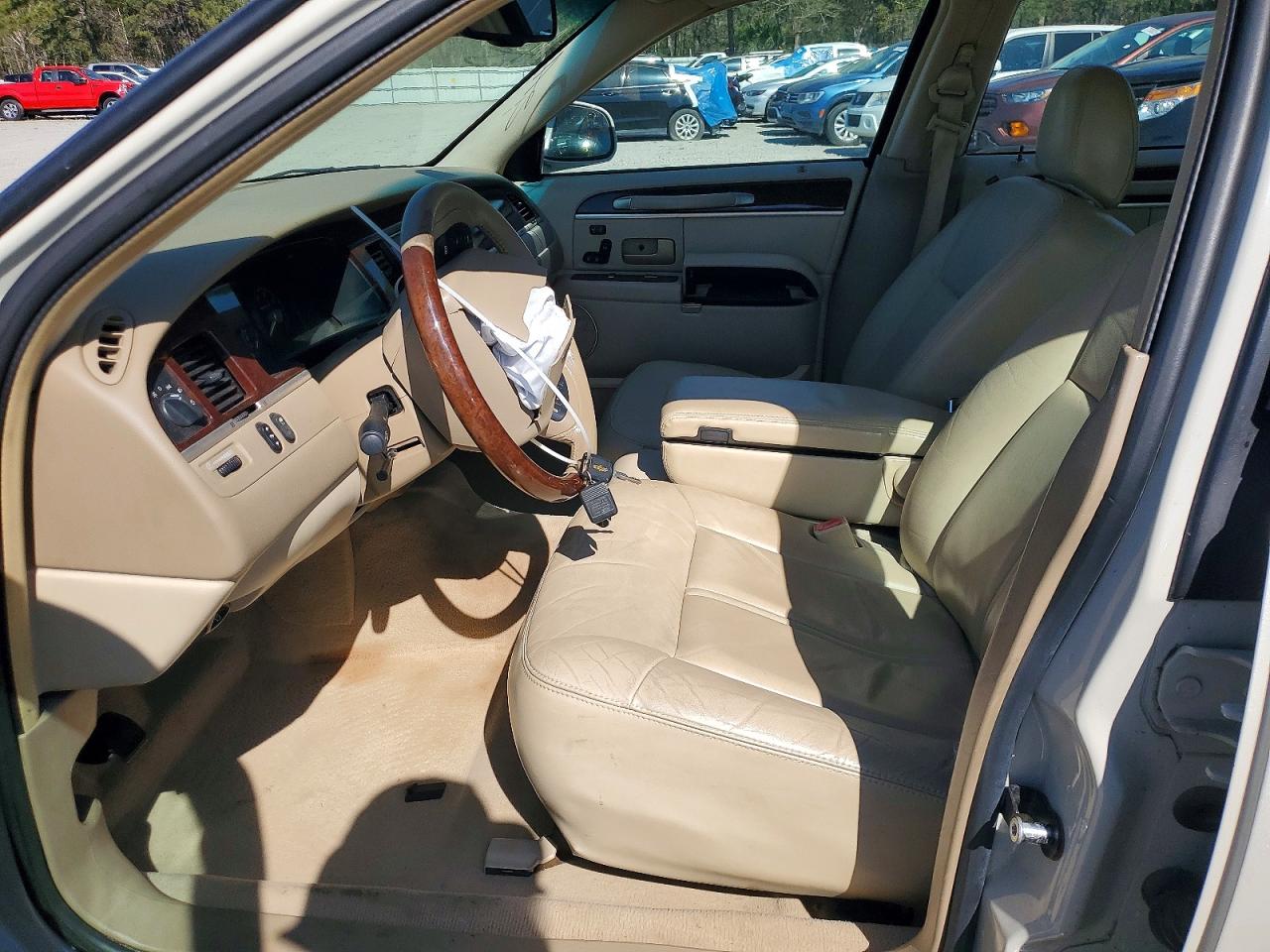 2006 LINCOLN TOWN CAR SIGNATURE LIMITED photo 13