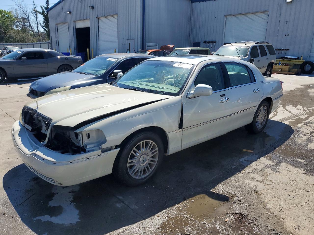2006 LINCOLN TOWN CAR