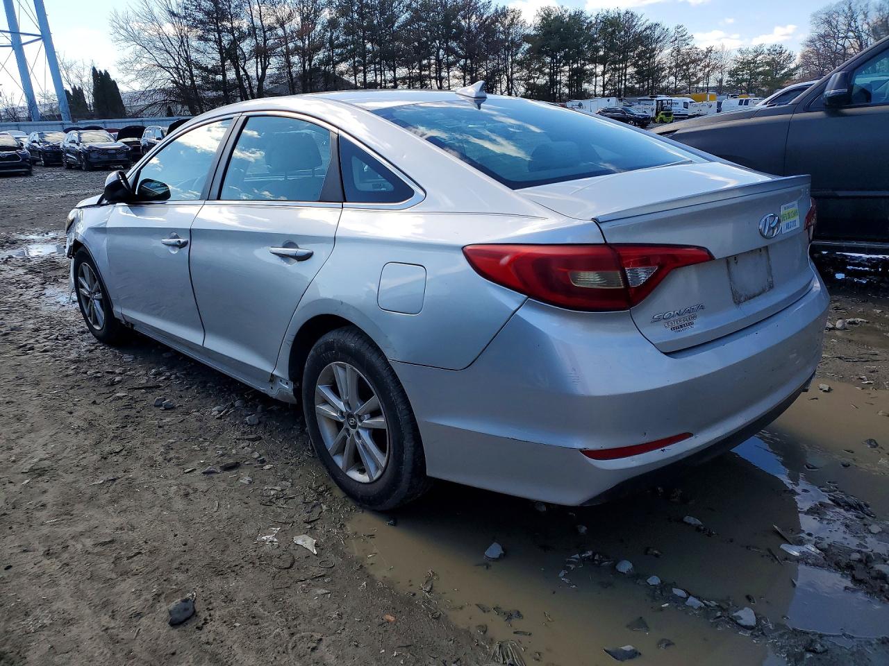 2015 HYUNDAI SONATA SE photo 3