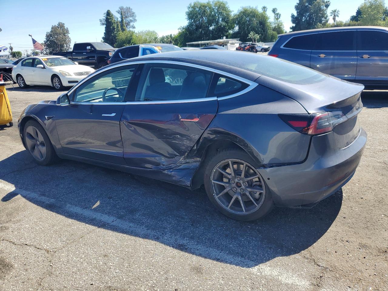 2018 TESLA MODEL 3 photo 4