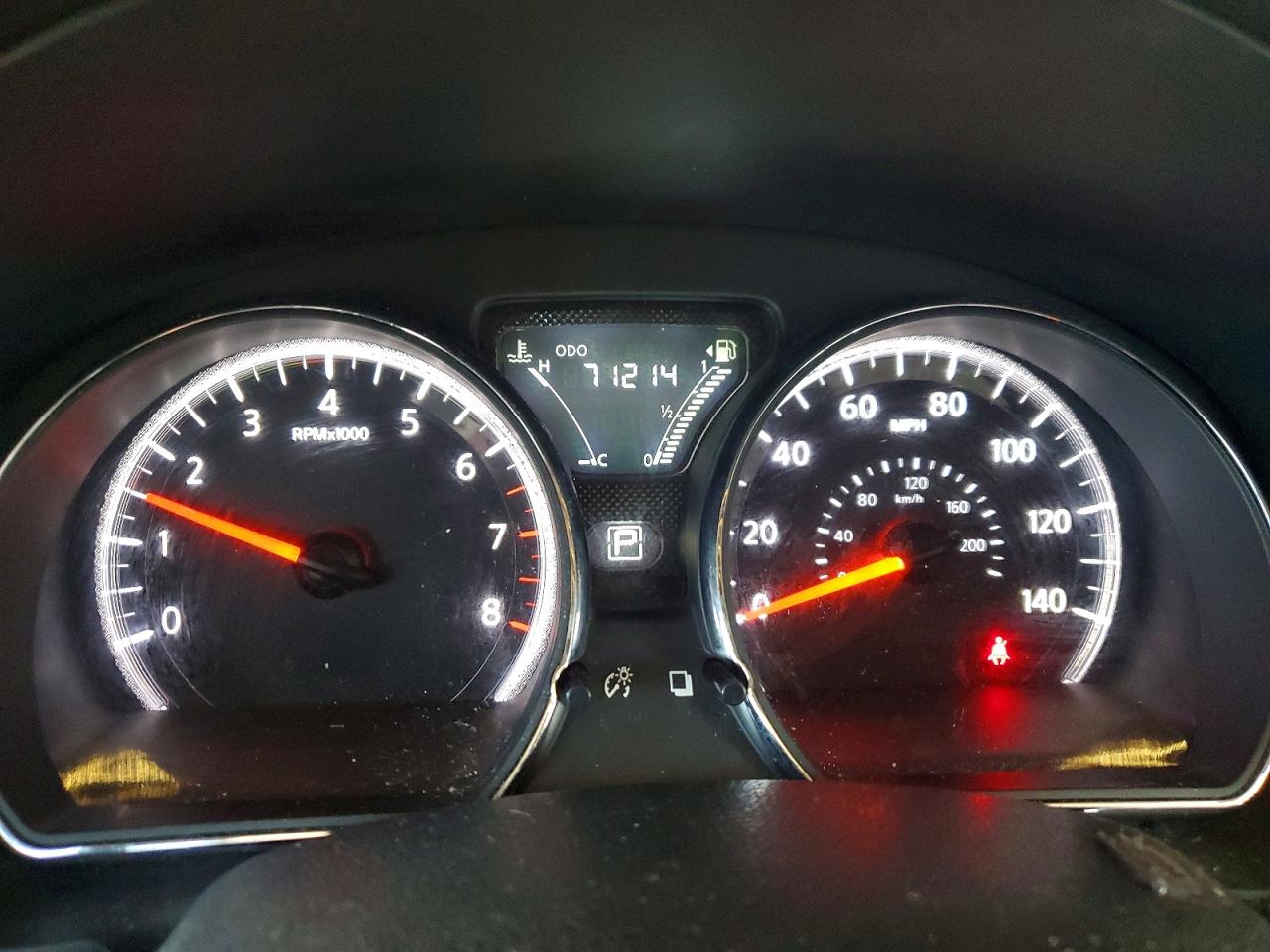 2018 NISSAN VERSA SV photo 33