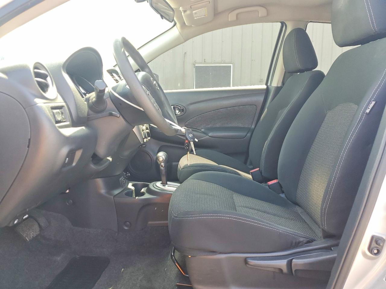 2018 NISSAN VERSA SV photo 25
