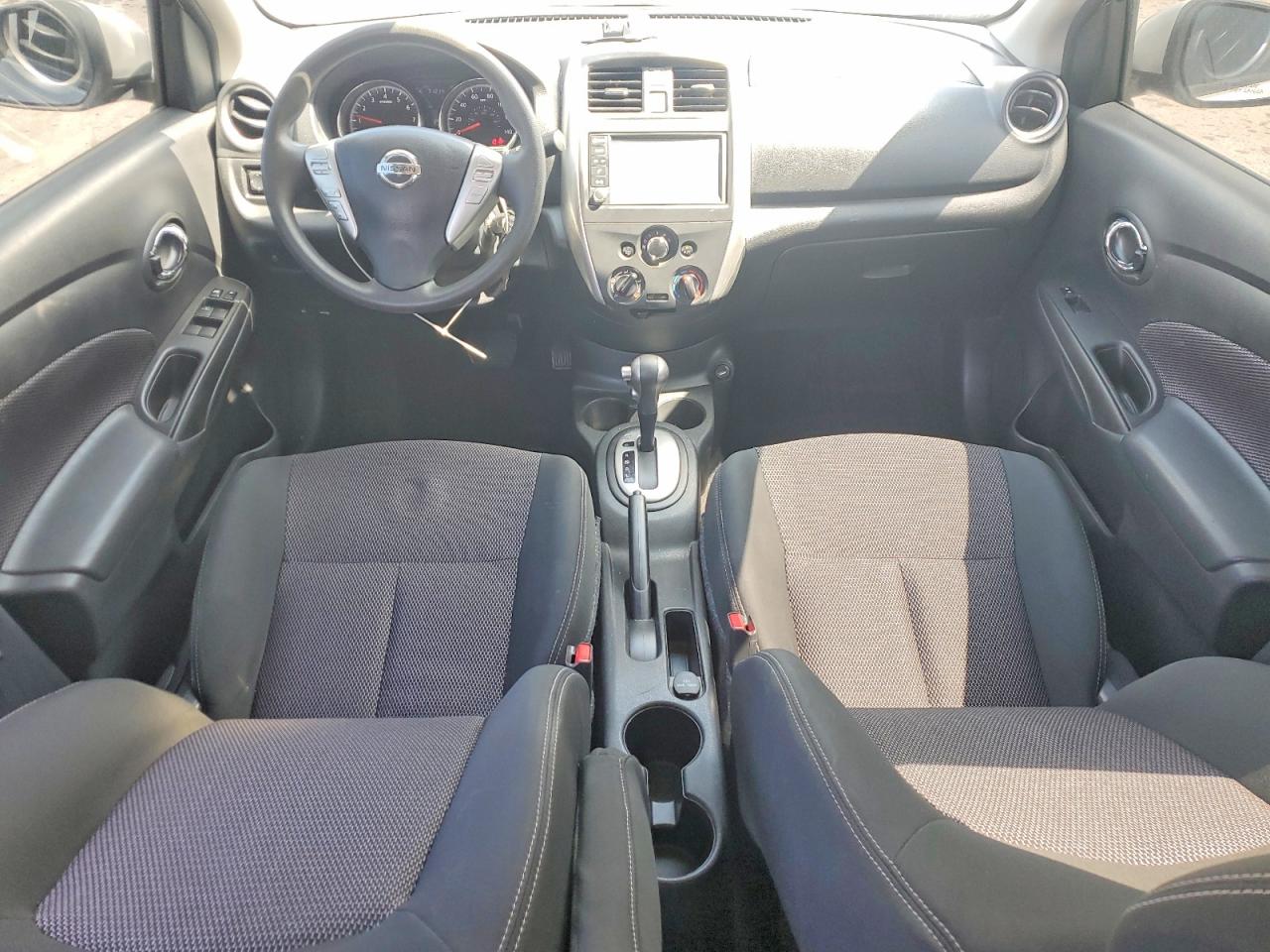 2018 NISSAN VERSA SV photo 29