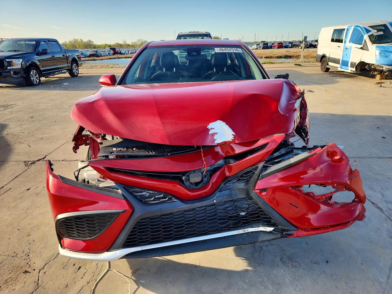 2021 TOYOTA CAMRY SE photo 13
