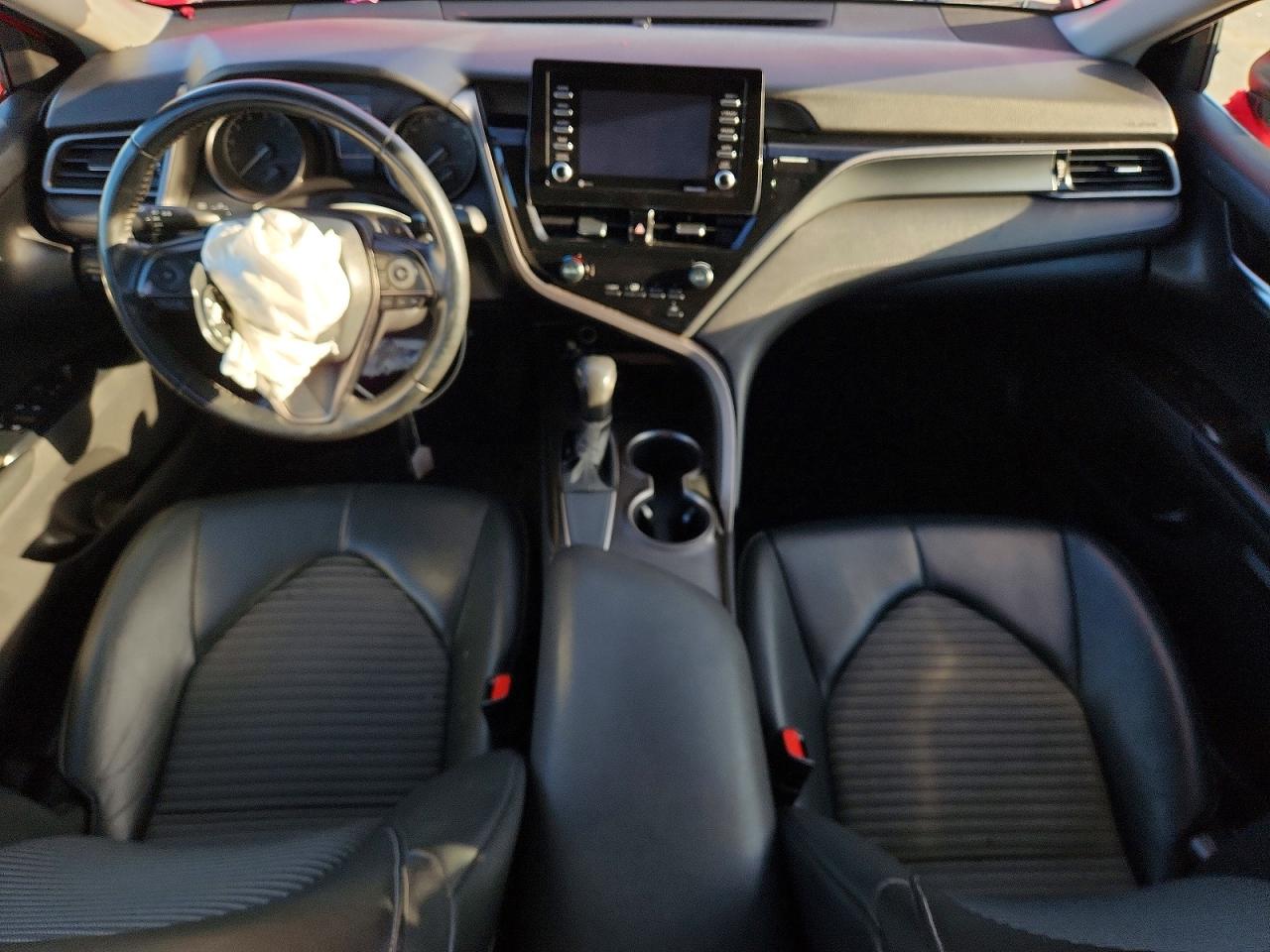 2021 TOYOTA CAMRY SE photo 22