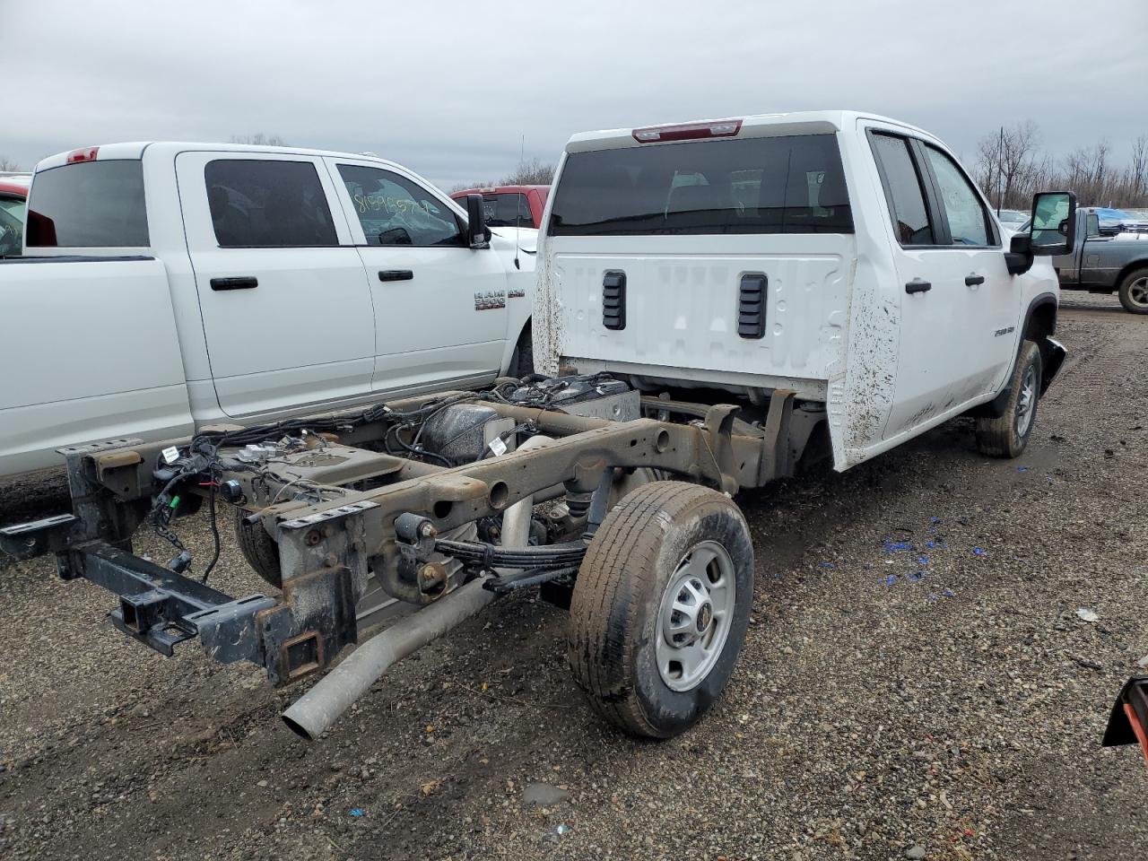 2023 CHEVROLET SILVERADO K2500 HEAVY DUTY photo 3