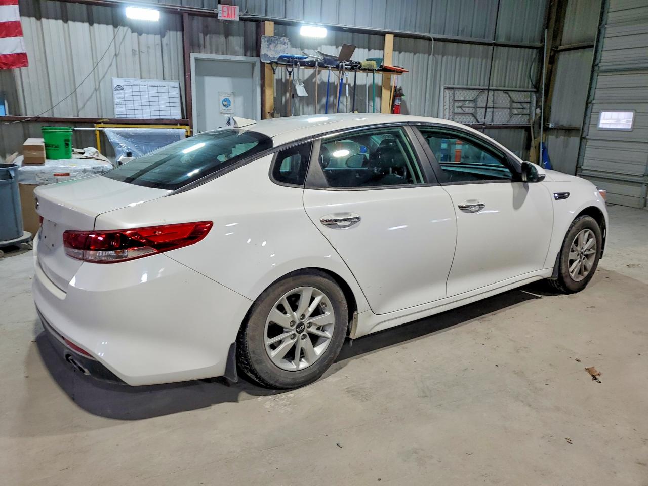 2016 KIA OPTIMA LX photo 3