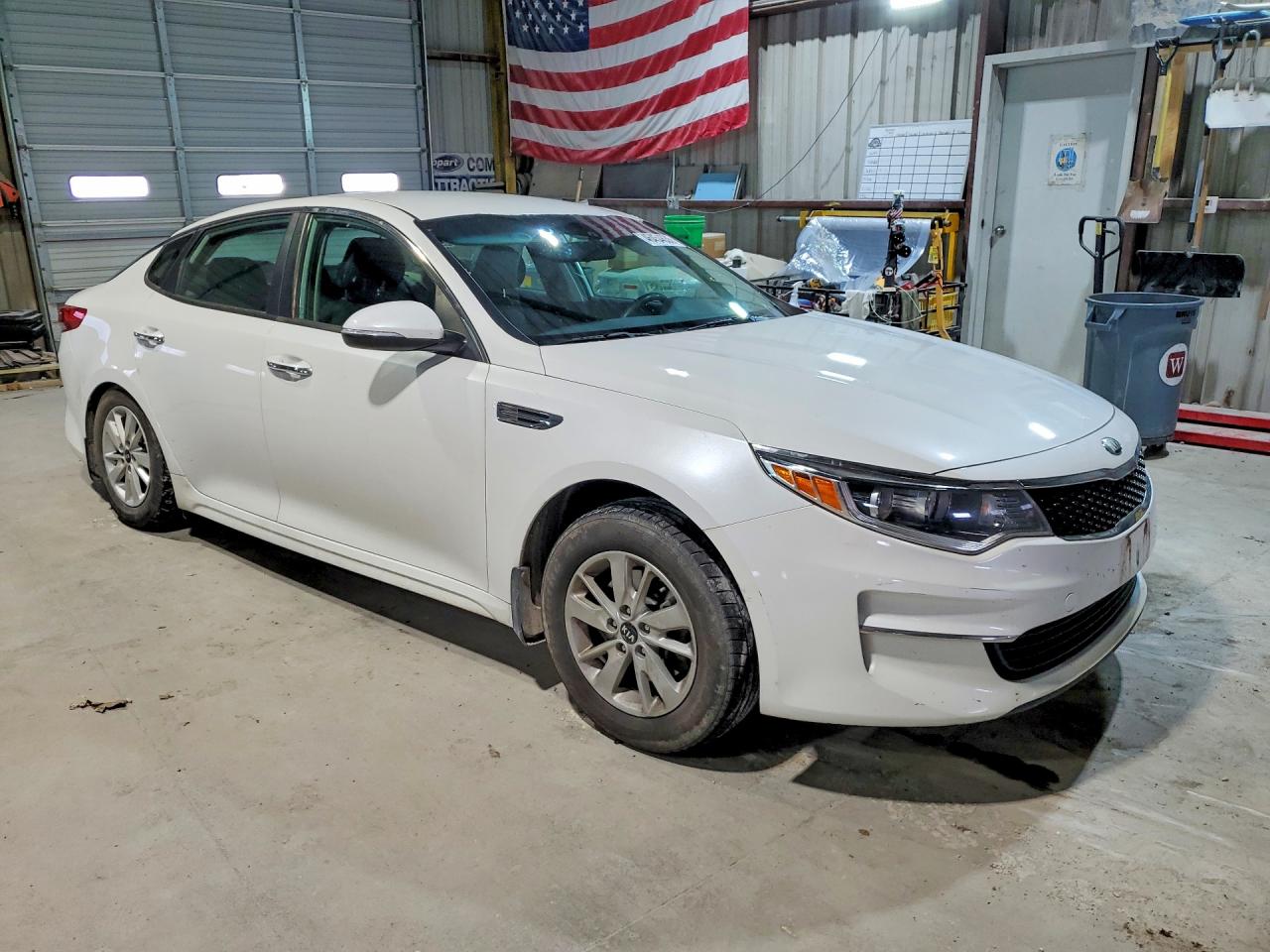 2016 KIA OPTIMA LX photo 4
