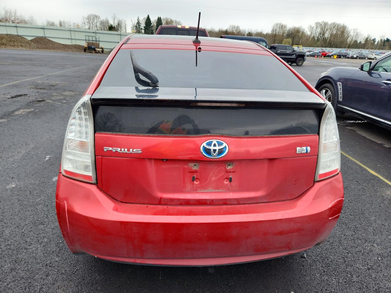 2011 TOYOTA PRIUS FOUR photo 6