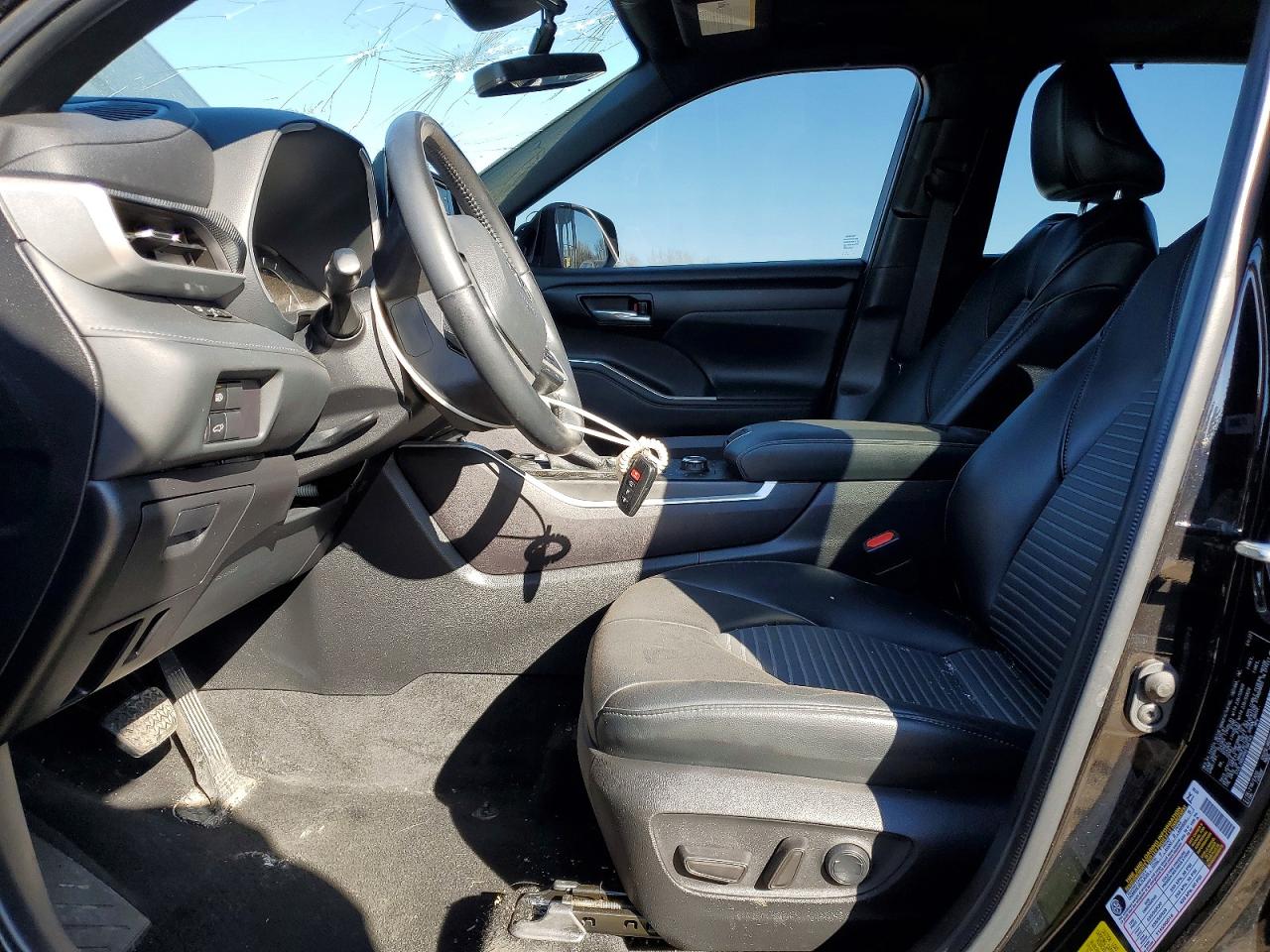 2022 TOYOTA HIGHLANDER XSE photo 13