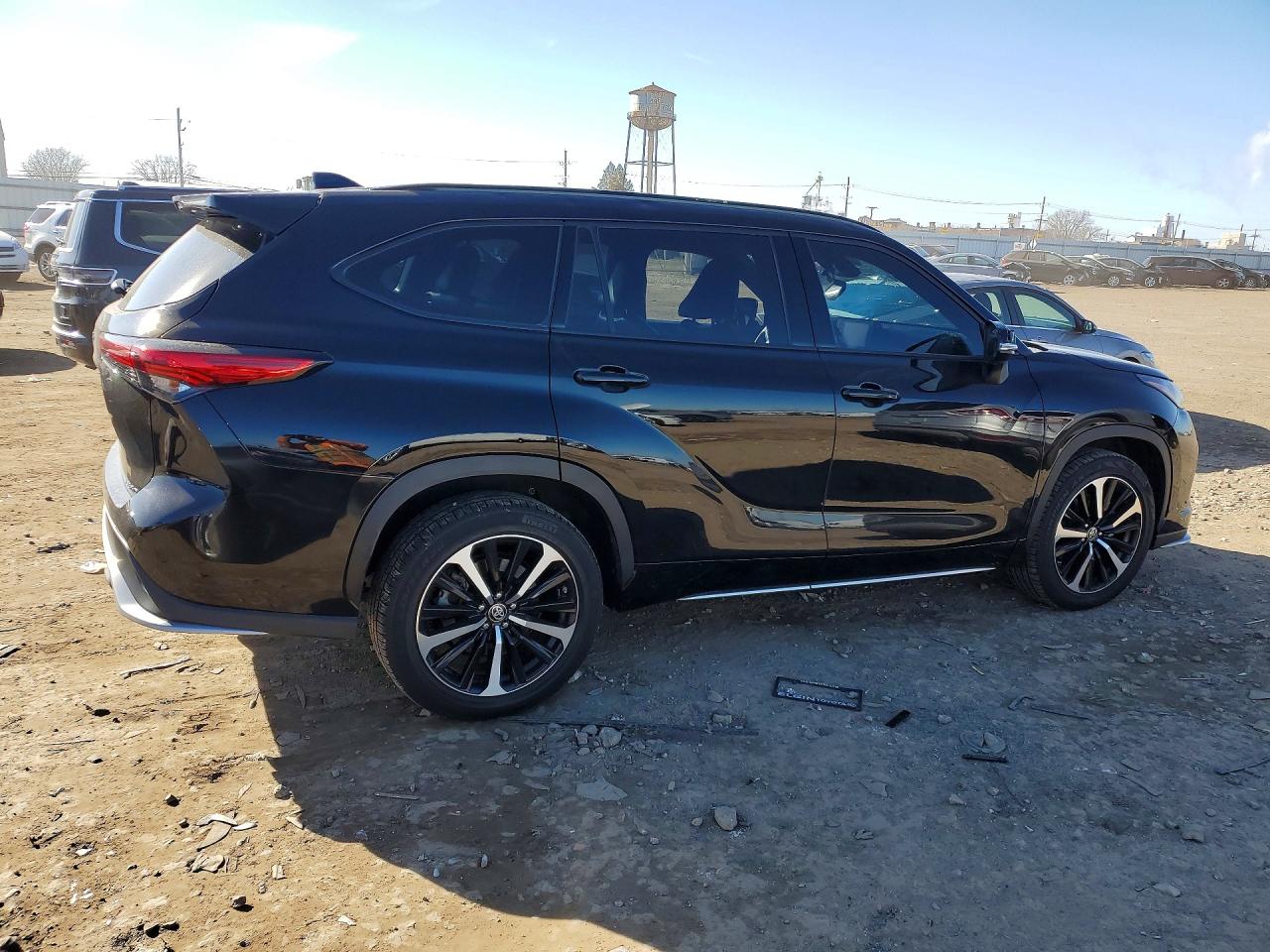 2022 TOYOTA HIGHLANDER XSE photo 5