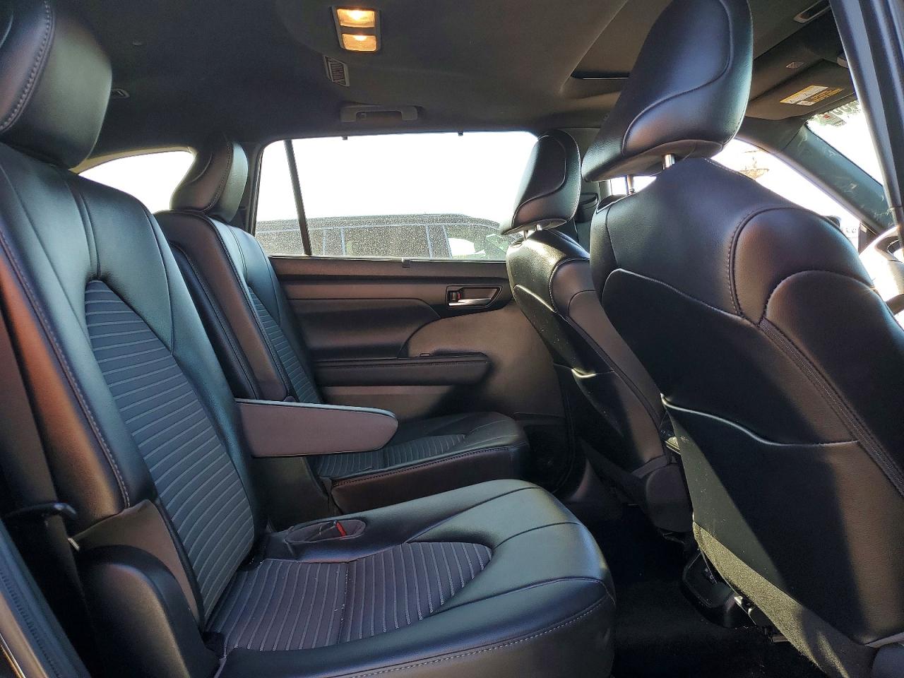 2022 TOYOTA HIGHLANDER XSE photo 21