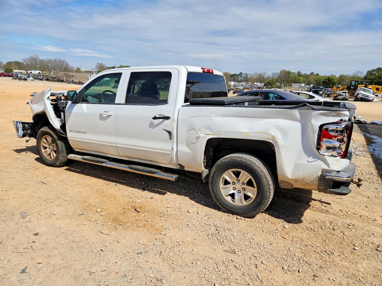 2017 CHEVROLET SILVERADO C1500 LT photo 3