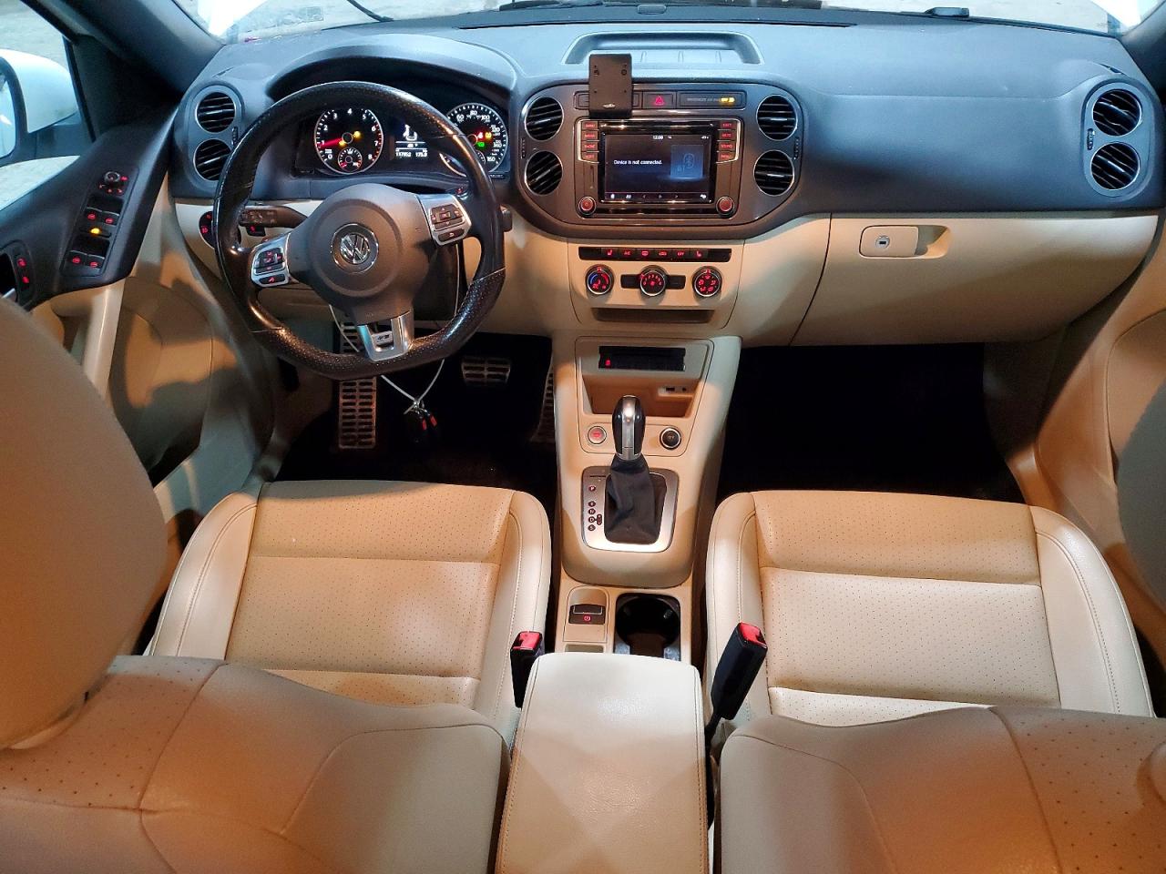 2016 VOLKSWAGEN TIGUAN S photo 15