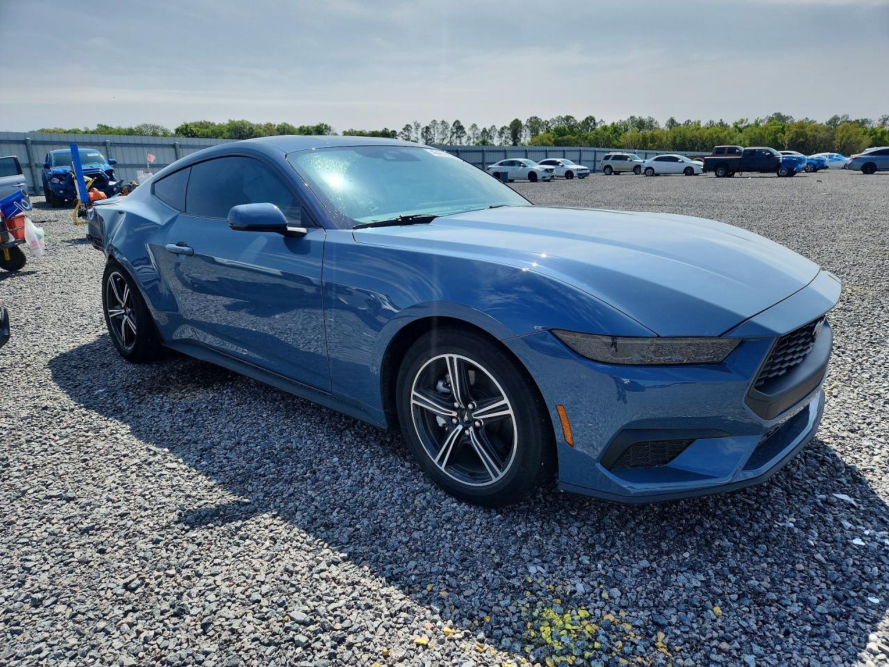 2025 FORD MUSTANG photo 7