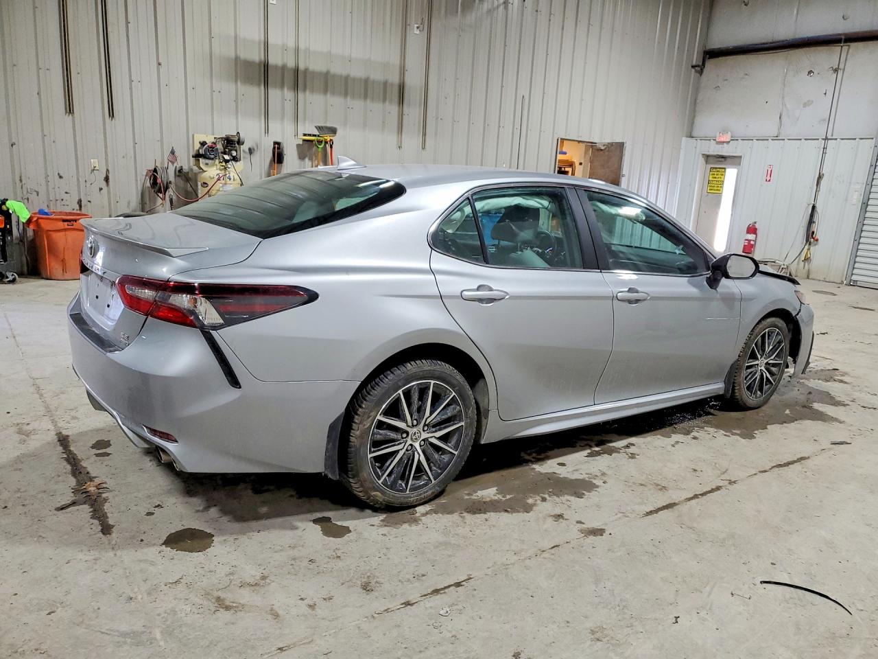2021 TOYOTA CAMRY SE photo 7