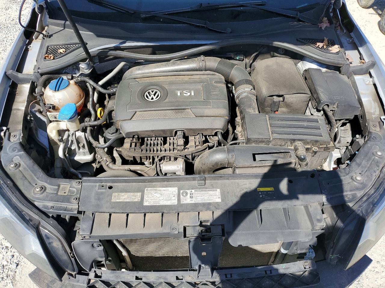 2015 VOLKSWAGEN PASSAT S photo 11