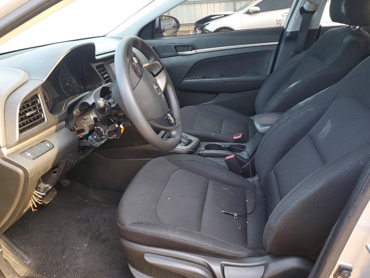 2019 HYUNDAI ELANTRA SE photo 7
