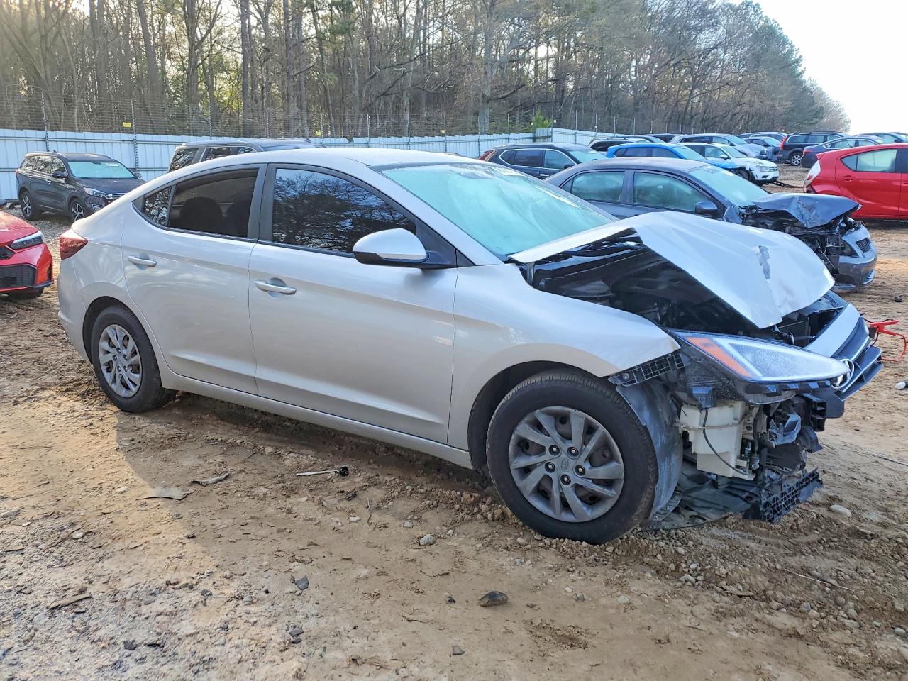 2019 HYUNDAI ELANTRA SE photo 4