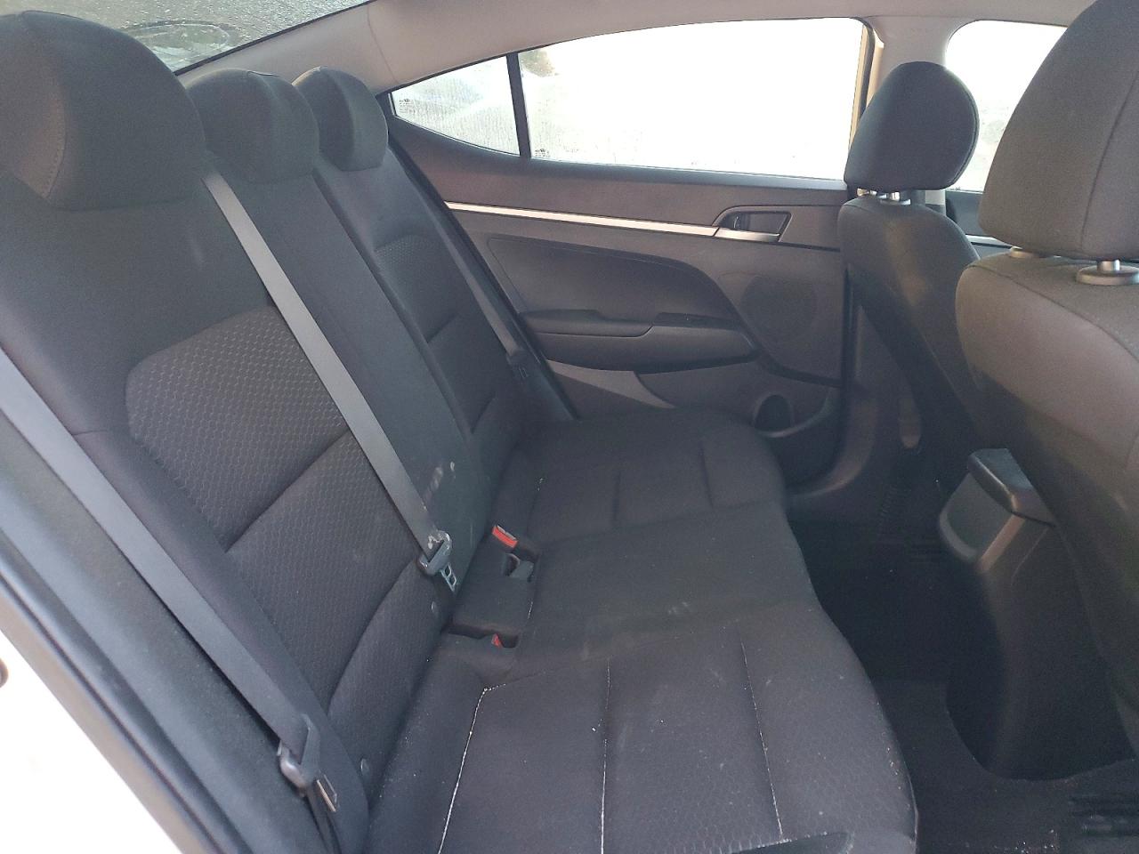 2019 HYUNDAI ELANTRA SE photo 10