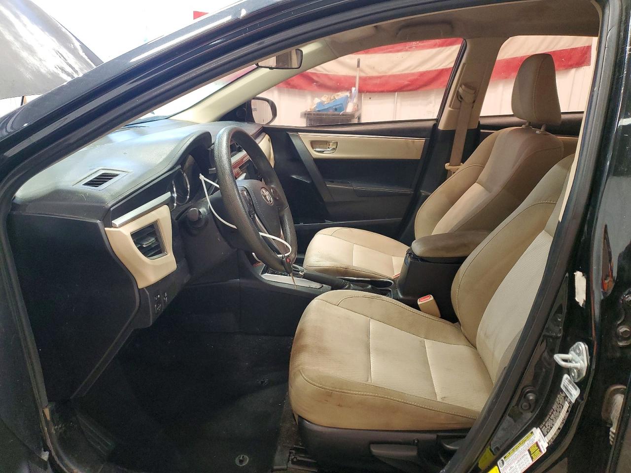 2015 TOYOTA COROLLA LE photo 13