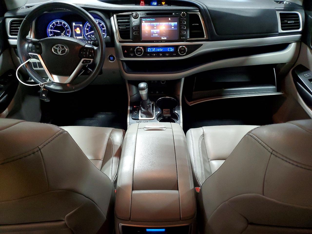 2018 TOYOTA HIGHLANDER XLE photo 15