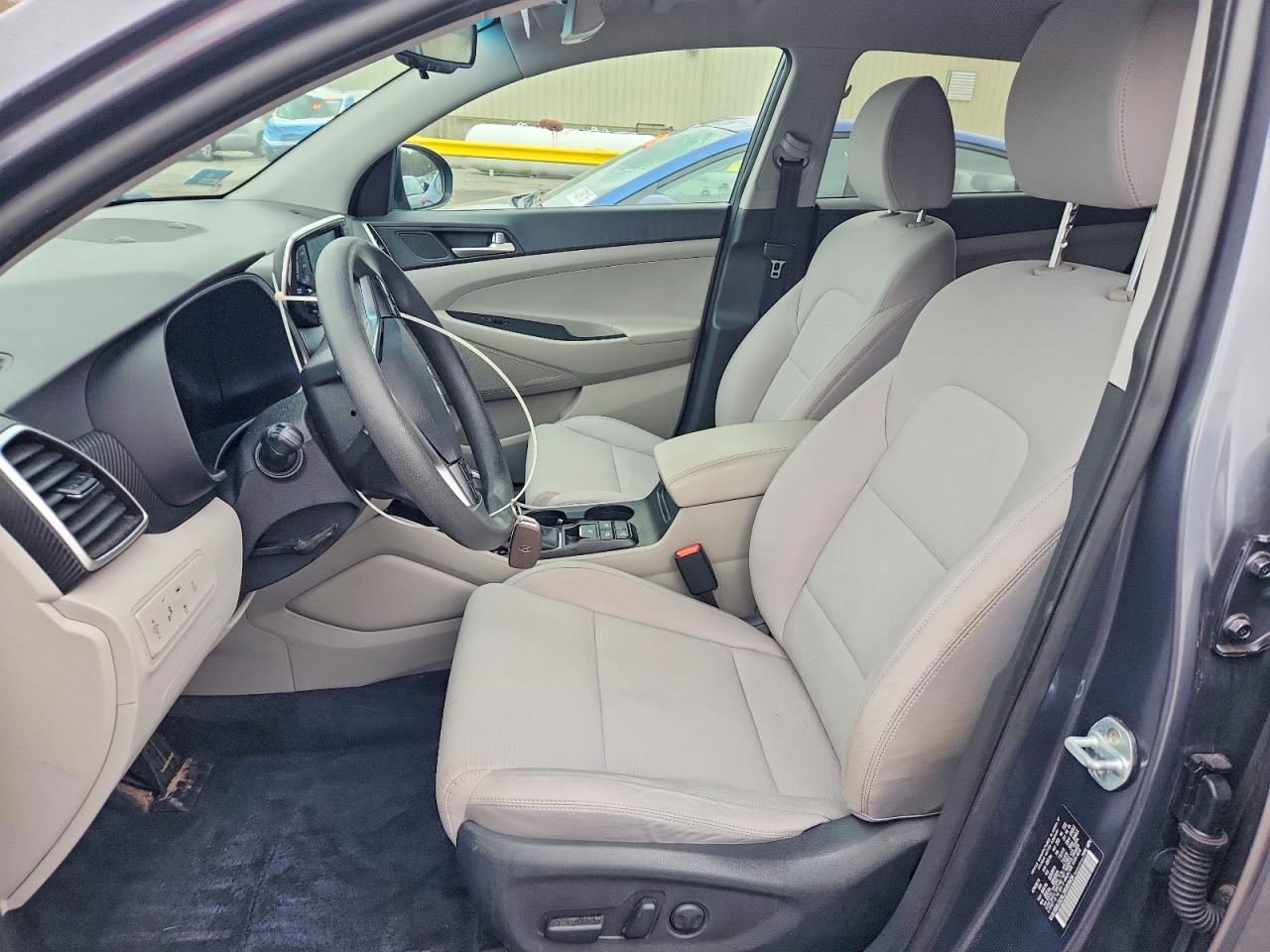 2019 HYUNDAI TUCSON SEL photo 19